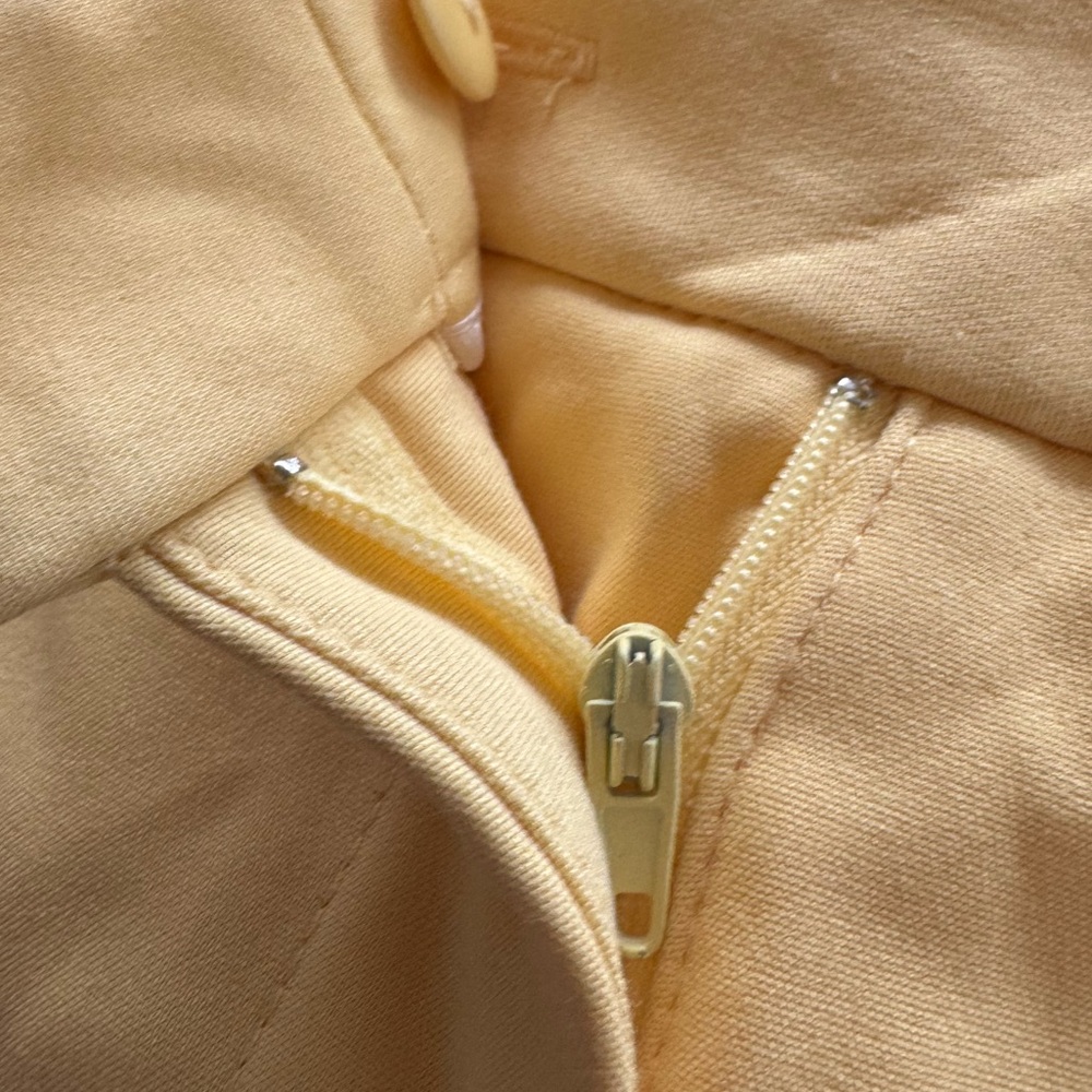 Zara yellow pants button accent medium wrinkled - Picture 7 of 10